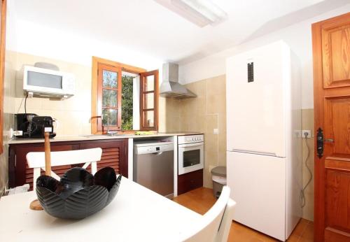Charming villa for two people by Renthousing