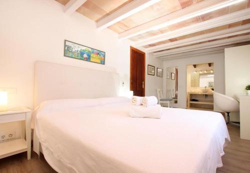 Charming villa for two people by Renthousing