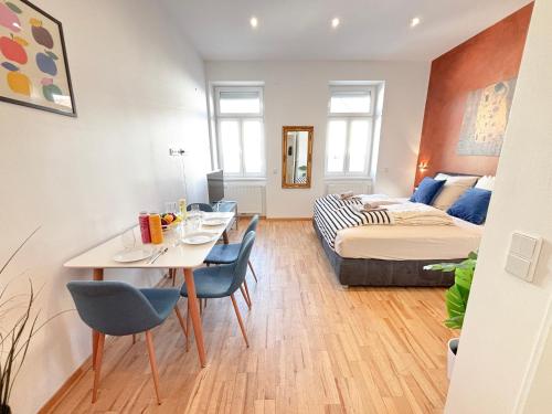 2 Bedroom Apartments, near Belvedere, Equipped Kitchen, no Elevator 4th Floor