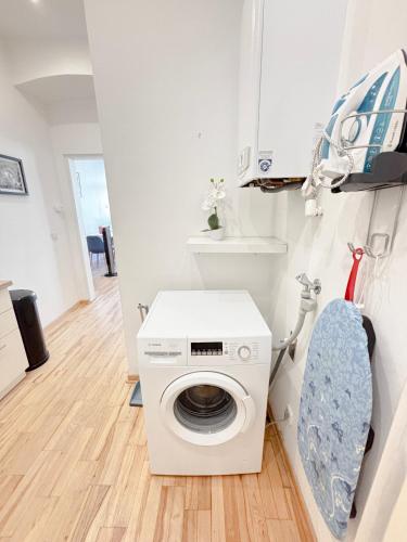 2 Bedroom Apartments, near Belvedere, Equipped Kitchen, no Elevator 4th Floor