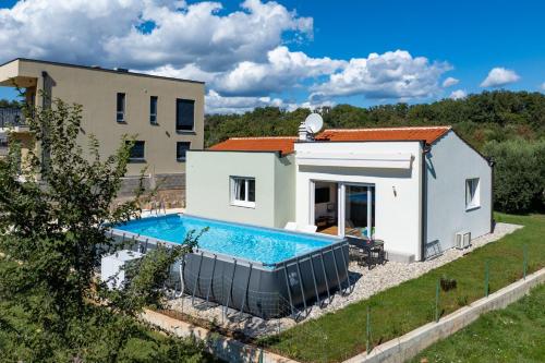 Pool House Renata Medulin