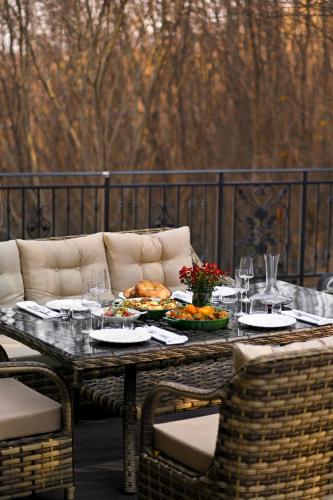 Зона вітальні в Multi Grand Resort