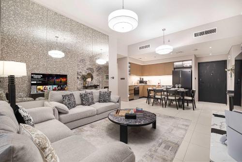 Luxury 4BR Burj Khalifa Opera District