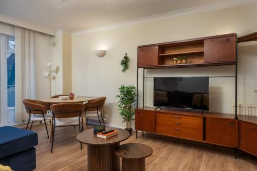 Gallery image of Swanky two bedroom flat with balcony near swiss cottage and regents park in London