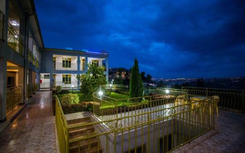 Pele Hotel