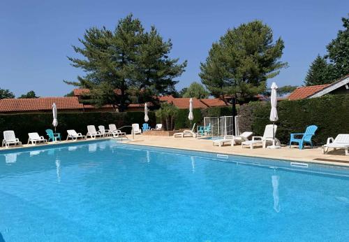 Les Genêts Studio & Piscine