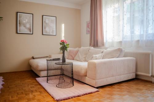 Modern Living - free parking & self Check-in