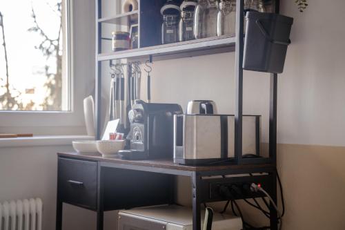 Modern Living - free parking & self Check-in