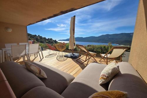 Bel Appartement climatisé vue imprenable sur la mer terrasse wifi