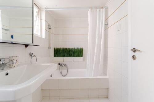 Amazing Luxurious BrandNew 4BDR 2Bath ΑcropolisAPT