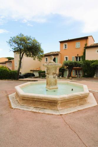 GASVERO Maison climatisée dans domaine privé avec piscine