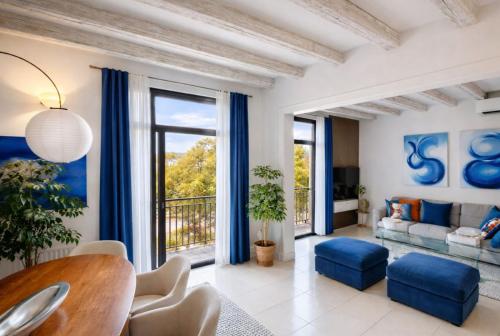 Colom Apartment 3BR with Balcony & Port Vell Views