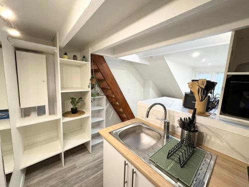 Cosy Loft Duplex for Couples - Great Location