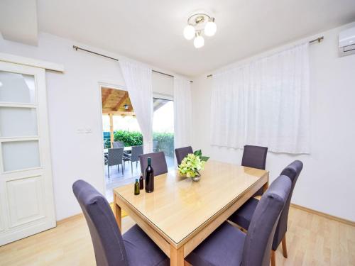 Apartment Klarić-2 by Interhome