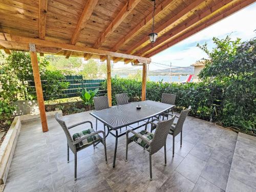 Apartment Klarić-2 by Interhome