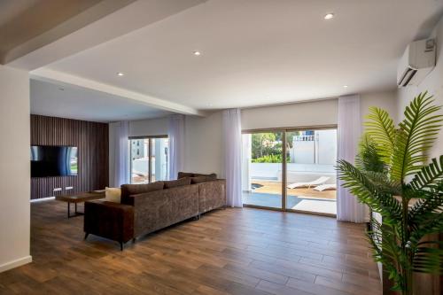 Krystal Bay Villa