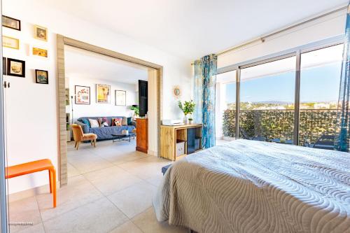 Villa Lerins 405 by Halldis