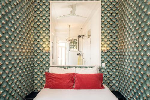 Heritage Apartment w Balcony in Bairro Alto