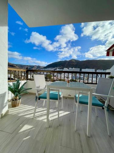 Blue Harmony Apartment