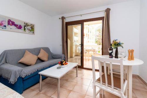Tranquil Studio Apartment Castle Harbour