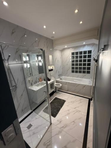 Champs Élysées - Prestigious 1BR - Sleeps 5