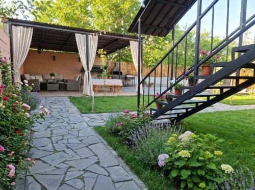 New Horizons villa ,entire apartment with 5 bedrooms