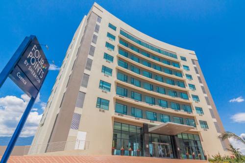 Four Points by Sheraton Cuenca — Property building