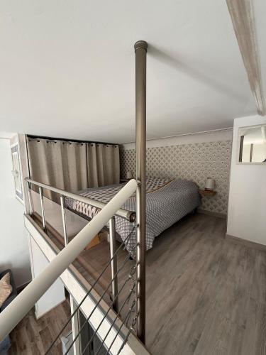Mezzanine Studio - Close to Beaches