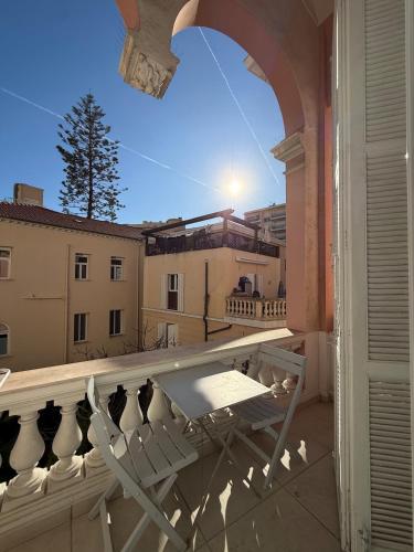 Mezzanine Studio - Close to Beaches