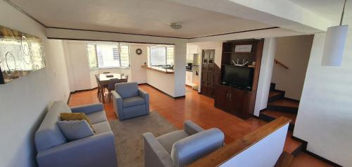 Townhouse San Benito, La Mascota Terra