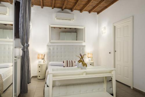 Family Apartment 10 Min from Duomo with 2 Bathrooms and AC