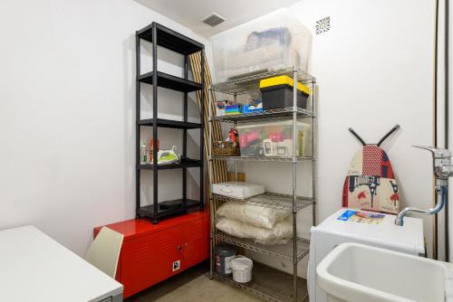 Family Apartment 10 Min from Duomo with 2 Bathrooms and AC