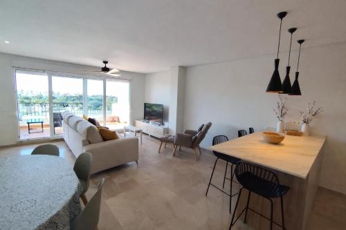 Beach & Mountain views in Sunny Benalmadena