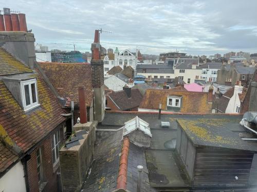 Heart of Brighton Apartment photo 10