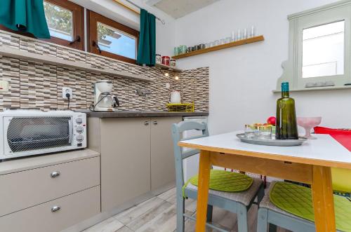Apartment Mezaroca