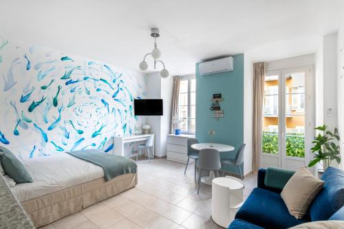AZUR Apartment - Quiet City Center Location by the Sea