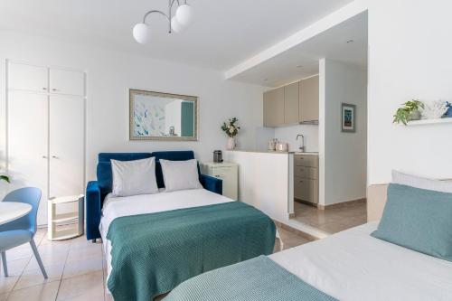 AZUR Apartment - Quiet City Center Location by the Sea