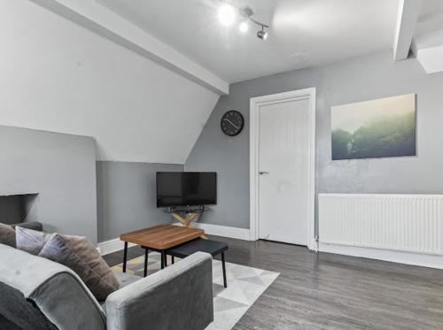 2 - Bed Haven with Free Parking photo 10