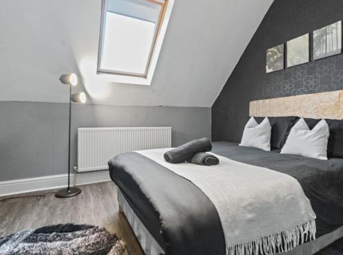 2 - Bed Haven with Free Parking photo 18