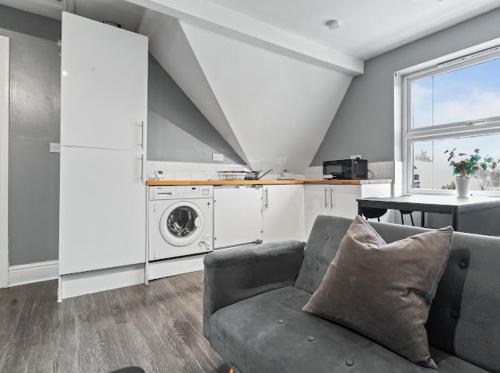 2 - Bed Haven with Free Parking photo 6