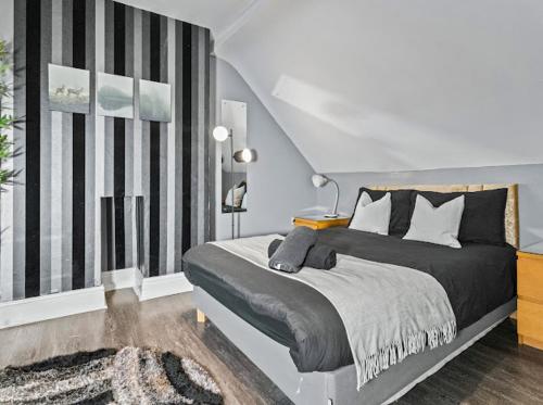2 - Bed Haven with Free Parking photo 12