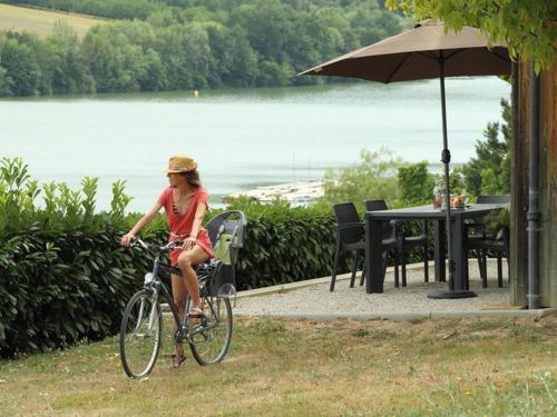 Gîte avec Terrasse pour 5 personnes à Lissac-sur-Couze - API-1-52-1013