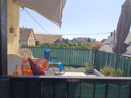 Gîte confortable avec terrasse et parking à Jebsheim - FR-1-744-50