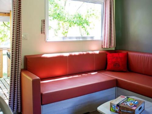 Mobil-home avec Terrasse et Salon de jardin pour 6 personnes - API-1-52-1185