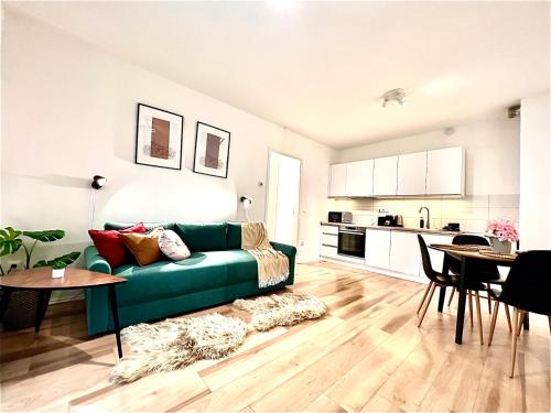 Brand New Modern Apartment-Balcony-Garage