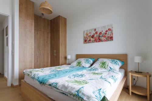 Sunny Oasis, 60 sq m Private Terrace, Park View