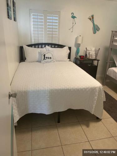Beachfront Bliss 3BR Oceanfront Condo with Pool and Hot Tub photo 37