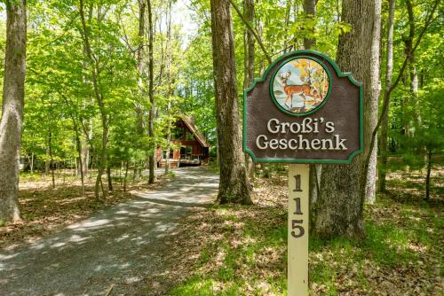 a sign for a crocketts crescent park at Grossis Geschenk by Railey Vacations in Swanton