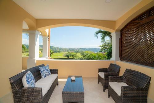 Colina 7C 3 bdr Garden View in Los Suenos