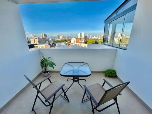Amplio Studio con terraza privada en Equipetrol